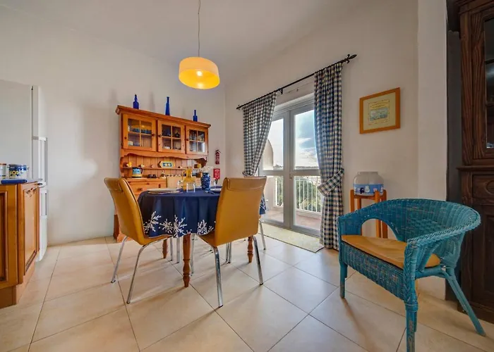 Davina House - Terrace & Garden - Sea Views